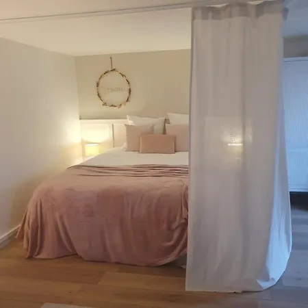 شقة Suzanne A 2 Pas De La *